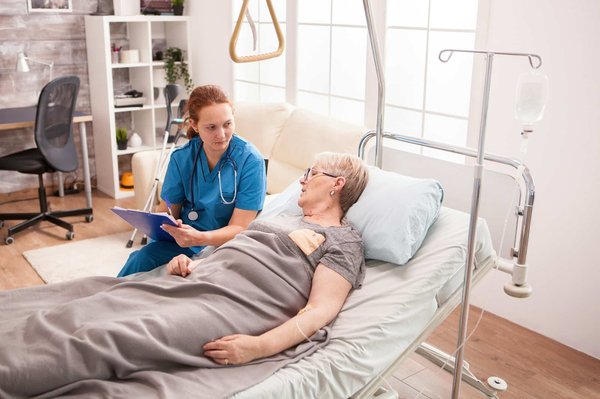 La Clinique de Rosemère propose-t-elle des soins pour les personnes âgées ?